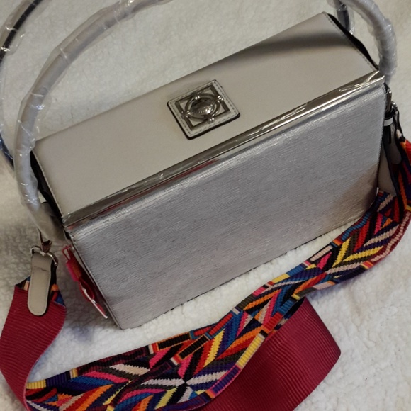 Handbag - Picture 3 of 7